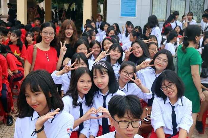 "Có nhiều ý kiến cho rằng tôi không nên dân chủ quá như vậy, mà phải thiết quân luật thì học sinh sẽ ngoan và vào nề nếp nhanh hơn", cô Nga chia sẻ.Ảnh: Nhân vật cung cấp.