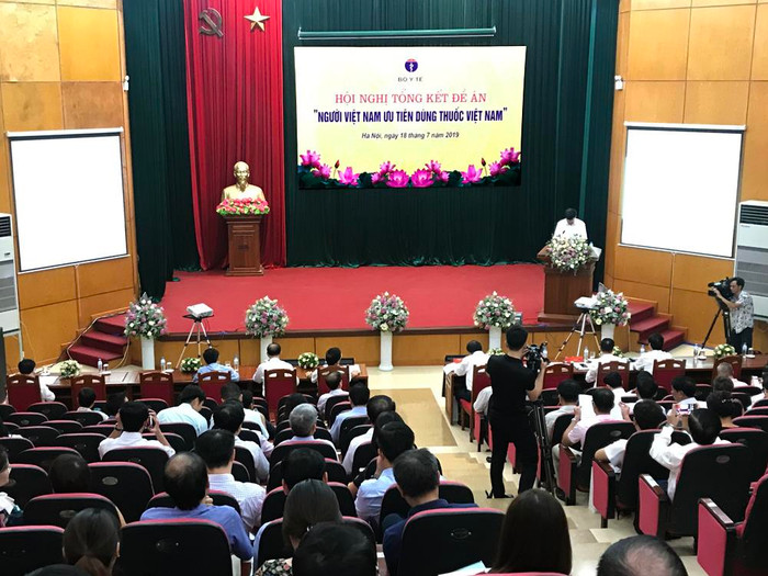 Bộ Y tế đã ban hành danh mục 640 thuốc sản xuất trong nước đáp ứng yêu cầu giá trị, giá thuốc và khả năng cung ứng, không mua thuốc nhập khẩu nếu trong nước đã sản xuất được cùng loại. Ảnh: Tùng Dương. Bộ Y tế đã ban hành danh mục 640 thuốc sản xuất trong nước đáp ứng yêu cầu giá trị, giá thuốc và khả năng cung ứng, không mua thuốc nhập khẩu nếu trong nước đã sản xuất được cùng loại. Ảnh: Tùng Dương.