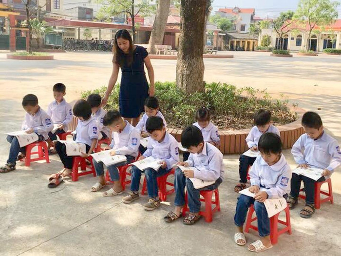 Theo cô Nếp: Người giáo viên giỏi là người phải biết khơi những cái đam mê của học sinh. Ảnh: Nhân vật cung cấp. Theo cô Nếp: Người giáo viên giỏi là người phải biết khơi những cái đam mê của học sinh. Ảnh: Nhân vật cung cấp.