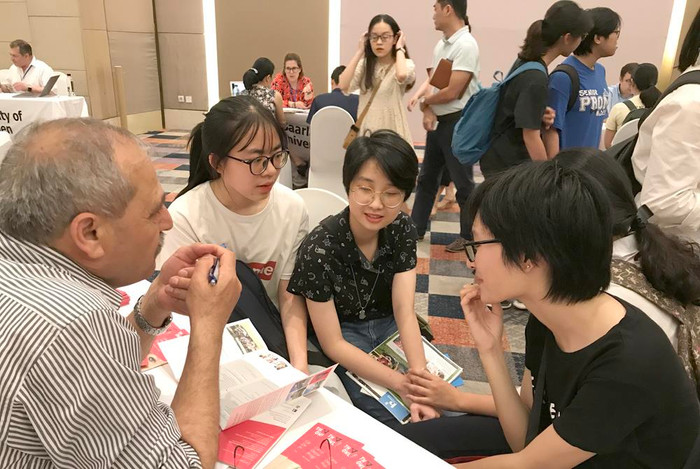 Sau khi học xong 3 năm, các em nhận 2 bằng khi Tốt Nghiệp: Bằng Trung học phổ thông Quốc gia và Bằng nghề. Ảnh: Tùng Dương. Sau khi học xong 3 năm, các em nhận 2 bằng khi Tốt Nghiệp: Bằng Trung học phổ thông Quốc gia và Bằng nghề. Ảnh: Tùng Dương.