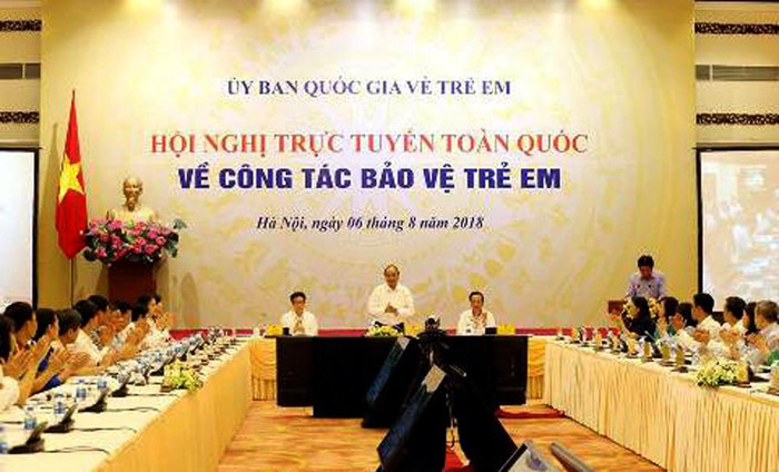 Tại hội nghị trực tuyến toàn quốc về công tác bảo vệ trẻ em, Thủ tướng phát biểu: "Chúng ta không những đau xót mà lên án những hành vi xâm hại trẻ em". Ảnh: Bộ Lao động- Thương binh và Xã hội. Tại hội nghị trực tuyến toàn quốc về công tác bảo vệ trẻ em, Thủ tướng phát biểu: "Chúng ta không những đau xót mà lên án những hành vi xâm hại trẻ em". Ảnh: Bộ Lao động- Thương binh và Xã hội.