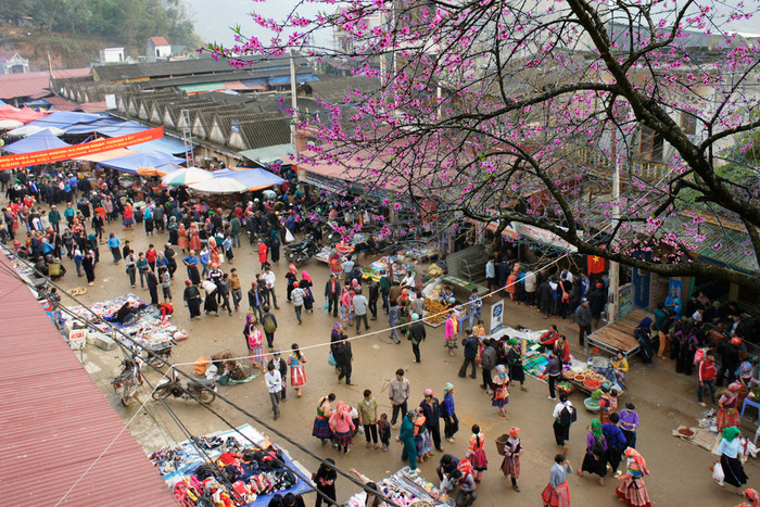 Thị trấn Cốc Pài, huyện Xín Mần - Hà Giang với chợ phiên họp vào Chủ nhật hàng tuần. Ảnh: Tùng Dương.