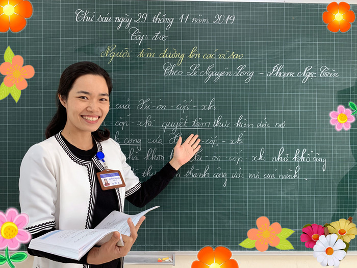 Cô Nguyễn Thị Thanh Hoa: Tôi nghĩ các con cứ phải thoải mái vui vẻ thì sẽ học được tốt, muốn các con thoải mái vui vẻ thì mình phải làm tốt công tác chủ nhiệm. Ảnh: Tùng Dương. Cô Nguyễn Thị Thanh Hoa: Tôi nghĩ các con cứ phải thoải mái vui vẻ thì sẽ học được tốt, muốn các con thoải mái vui vẻ thì mình phải làm tốt công tác chủ nhiệm. Ảnh: Tùng Dương.