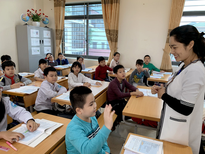 Chỉ một lời động viên khen ngợi đúng lúc, kịp thời sẽ khiến cho các con có thêm động lực. Ảnh: Tùng Dương. Chỉ một lời động viên khen ngợi đúng lúc, kịp thời sẽ khiến cho các con có thêm động lực. Ảnh: Tùng Dương.