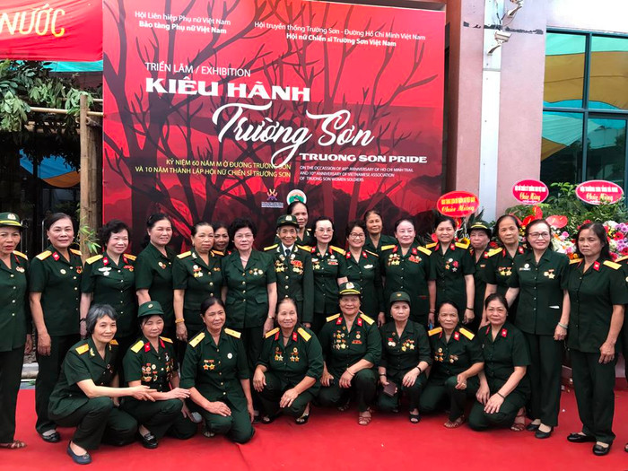 Những nữ chiến sĩ trên tuyến đường Trường Sơn huyền thoại đã hiến dâng cả tuổi thanh xuân vì độc lập tự do của dân tộc. Nhiều người trong số họ đã anh dũng hy sinh giữa đại ngàn Trường Sơn. Ảnh: Tùng Dương.