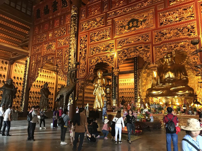 Chùa Bái Đính mới thu hút rất đông du khách thập phương. Ảnh: Tùng Dương. Chùa Bái Đính mới thu hút rất đông du khách thập phương. Ảnh: Tùng Dương.