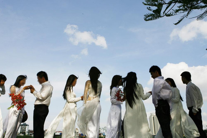 Xin đừng lấy điểm 9, điểm 10 là kết quả nỗ lực khát khao của người lớn để làm thước đo học lực của học sinh.Ảnh: Tùng Dương. Xin đừng lấy điểm 9, điểm 10 là kết quả nỗ lực khát khao của người lớn để làm thước đo học lực của học sinh.Ảnh: Tùng Dương.