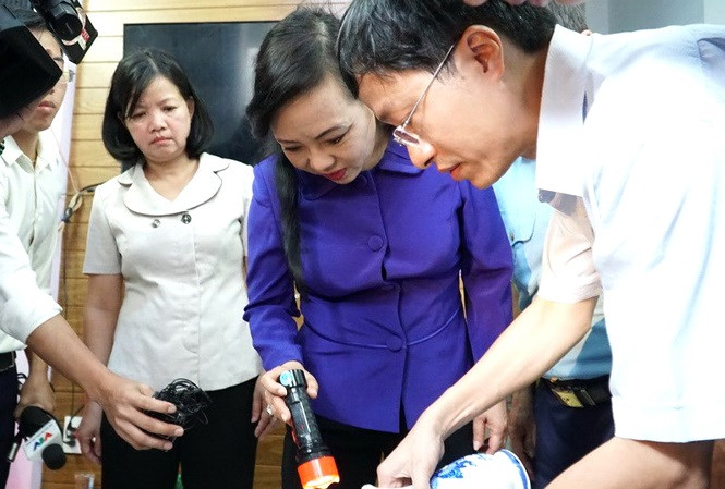Bộ trưởng Y tế yêu cầu giảm chất thải nhựa ảnh 2 Bộ trưởng Y tế yêu cầu giảm chất thải nhựa ảnh 2