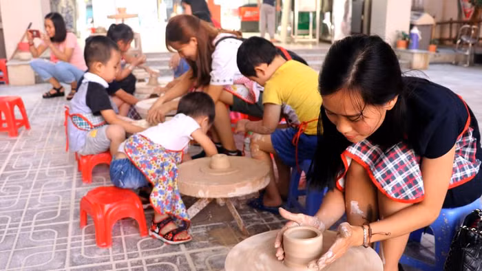 Những giờ học ngoại khóa cho học sinh trường mầm non Bình Minh. Ảnh: Nhân vật cung cấp. Những giờ học ngoại khóa cho học sinh trường mầm non Bình Minh. Ảnh: Nhân vật cung cấp.