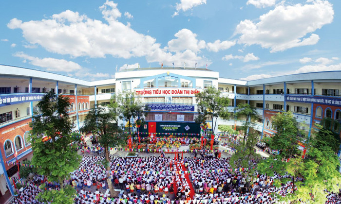 Hàng vạn học sinh phía Tây Hà Nội khốn khổ vì Viwasupco đột ngột cắt nước Hàng vạn học sinh phía Tây Hà Nội khốn khổ vì Viwasupco đột ngột cắt nước
