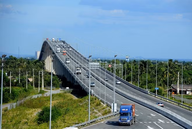 Cầu Long Thành trên cao tốc Long Thành - Dầu Giây. Ảnh: TTXVN.