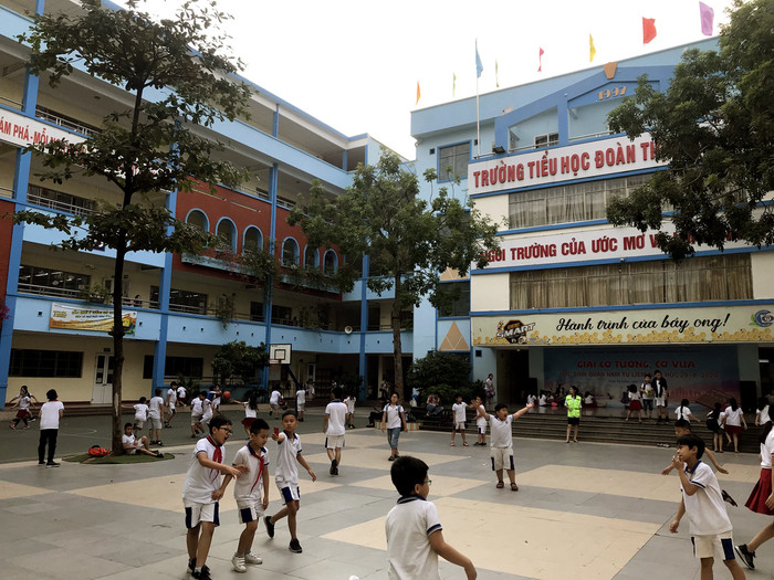 Sức khỏe của học sinh phải được đảm bảo trước khi nghĩ đến chuyện học hành. Sức khỏe của học sinh phải được đảm bảo trước khi nghĩ đến chuyện học hành.