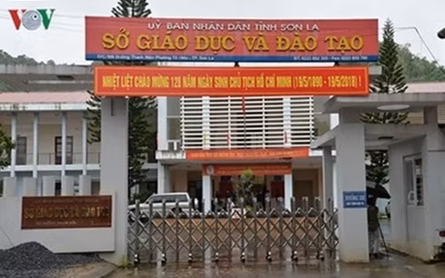 Cần phải làm rõ những ai đã đưa tiền hối lộ hoặc dùng quyền lực nâng điểm cho con? Ảnh: vov.