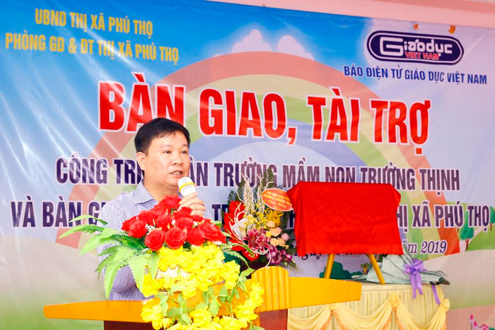 Nhà báo Nguyễn Tiến Bình - Tổng biên tập Báo điện tử Giáo dục Việt Nam, đang phát biểu tại buổi lễ. Ảnh: Tùng Dương. Nhà báo Nguyễn Tiến Bình - Tổng biên tập Báo điện tử Giáo dục Việt Nam, đang phát biểu tại buổi lễ. Ảnh: Tùng Dương.