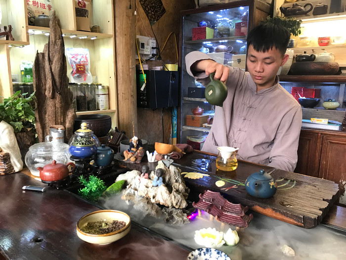 Góc thưởng thức văn hóa Trà và Trầm hương tại lễ hội. Ảnh: Tùng Dương.