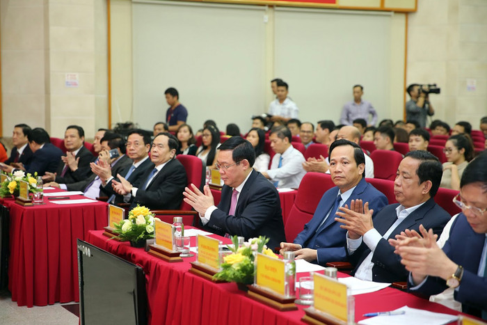 Quang cảnh lễ Trao giải các tác phẩm báo chí về công tác giảm nghèo lần giai đoạn 2016 - 2020 lần thứ 3 năm 2019. Ảnh: Tùng Dương. Quang cảnh lễ Trao giải các tác phẩm báo chí về công tác giảm nghèo lần giai đoạn 2016 - 2020 lần thứ 3 năm 2019. Ảnh: Tùng Dương.