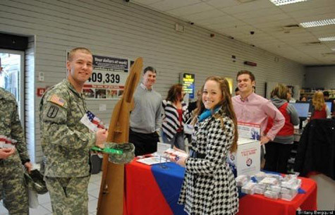 Brittany Bergquist: Tổ chức phi lợi nhuận “Cell Phones for Soldiers” của Brittany hỗ trợ trả tiền hóa đơn điện thoại cho các binh sĩ . Brittany Bergquist: Tổ chức phi lợi nhuận “Cell Phones for Soldiers” của Brittany hỗ trợ trả tiền hóa đơn điện thoại cho các binh sĩ .