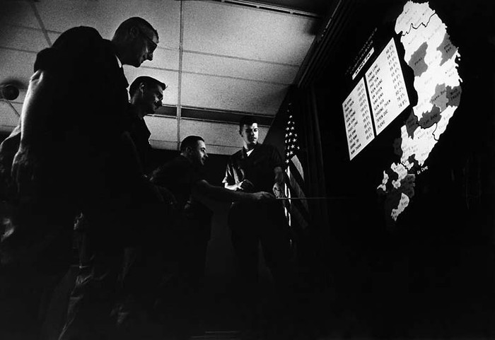 Cuộc chiến tự động - Sáng kiến của tướng Mỹ Westmoreland, "tự động tìm và diệt, tự động xác định mục tiêu và bắn với sự hỗ trợ của máy tính sẽ làm giảm số quân Mỹ tại chiến trường VN"