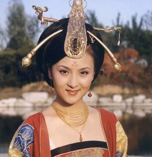 Thái Bình công chúa trong "Địch Nhân Kiệt phong tỏa biên quan" do Lạc Gia Đồng thủ vai.