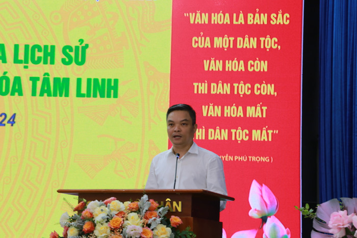 Ông Nguyễn Hoàng Linh – Chủ tịch Ủy ban nhân dân quận Lê Chân phát biểu chào mừng diễn đàn (Ảnh: Lã Tiến) GDVN__1249.JPG