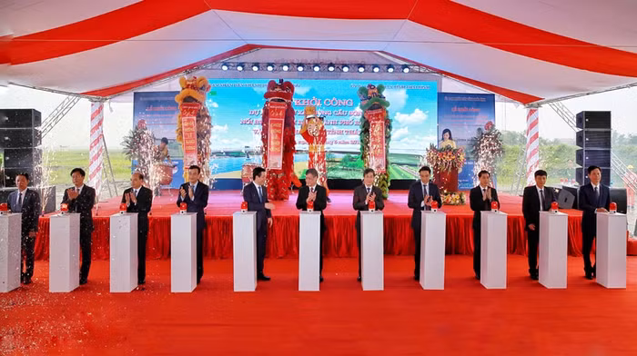 Cầu sông Hóa nối thành phố Hải Phòng với tỉnh Thái Bình được khởi công xây dựng (Ảnh: Lã Tiến)