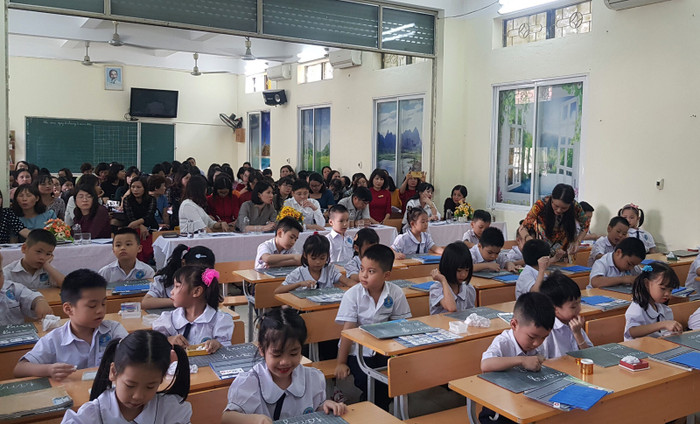 Các em học sinh hứng thú với phương pháp dạy bài nhiều vần (Ảnh: DT) Các em học sinh hứng thú với phương pháp dạy bài nhiều vần (Ảnh: DT)