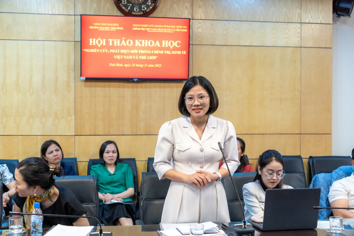 Giảng viên Khoa Luật, Chính trị học và Quan hệ quốc tế tích cực tham gia các hội thảo khoa học (Ảnh: NTCC) GDVN_nganh-Luat-2.jpg