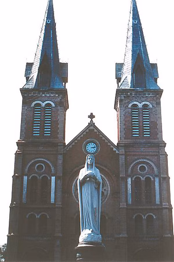 Sài Gòn 1968-1969. Nhà thờ Đức Bá lúc về chiều.