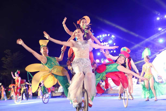 Màn biểu diễn độc đáo trong chương trình Carnaval Hạ Long 2022 (Ảnh: CTV) Màn biểu diễn độc đáo trong chương trình Carnaval Hạ Long 2022 (Ảnh: CTV)