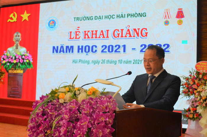 Phó giáo sư, Tiến sĩ Nguyễn Hoài Nam, Hiệu trưởng Trường Đại học Hải Phòng phát biểu tại buổi lễ (Ảnh: CTV) Phó giáo sư, Tiến sĩ Nguyễn Hoài Nam, Hiệu trưởng Trường Đại học Hải Phòng phát biểu tại buổi lễ (Ảnh: CTV)