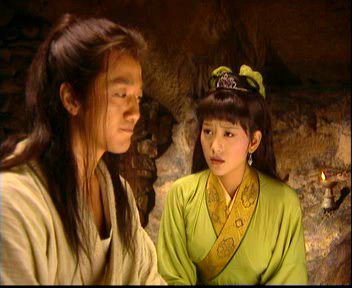 Nhạc Linh San - Miêu Ất Ất trong Tiếu ngạo giang hồ phiên bản 2001. Nhạc Linh San - Miêu Ất Ất trong Tiếu ngạo giang hồ phiên bản 2001.