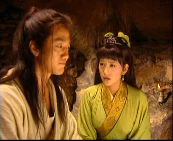 Nhạc Linh San - Miêu Ất Ất trong Tiếu ngạo giang hồ phiên bản 2001. Nhạc Linh San - Miêu Ất Ất trong Tiếu ngạo giang hồ phiên bản 2001.