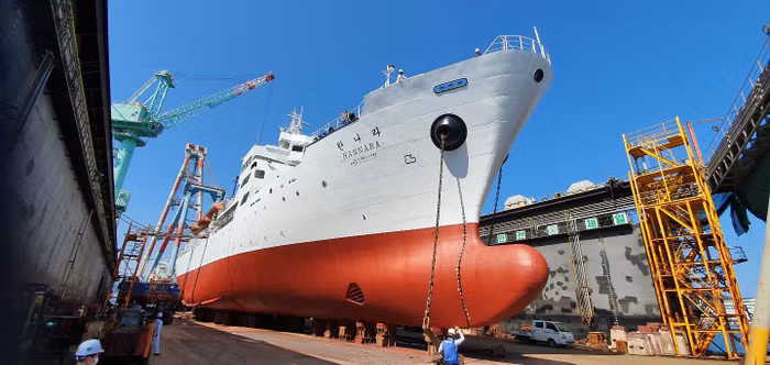 Tàu được bảo trì, bảo dưỡng tại Hàn Quốc theo đúng các tiêu chuẩn quốc tế trước khi hành hải về Việt Nam (Ảnh: CTV)