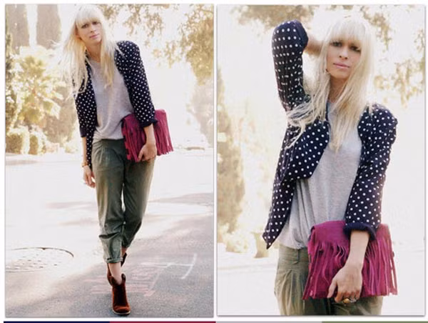 Đừng ngại ngần khi chọn một chiếc blazer họa tiết. Hãy xem vẻ thanh lịch mà tinh nghịch mà chiếc blazer chấm bi trắng trên nền xanh da trời mang lại cho bộ trang phục đầy ngẫu hứng này. Xem thêm: Bộ sưu tập váy xinh dành cho bạn gái hè 2012.