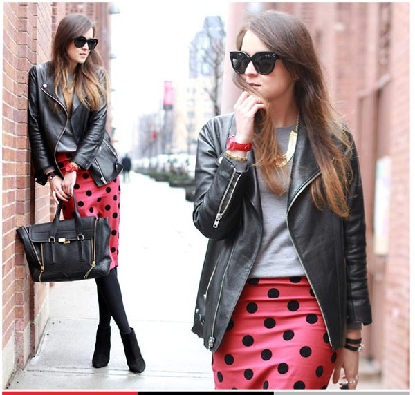 Tạo điểm nhấn nổi bật với chiếc váy pencil ( bút chì) màu đỏ chấm bi đen gợi cảm và thú vị. Màu đen của chấm bi kết nối với tông đen của chiếc áo khoác da cùng các phụ kiện như đôi ankle boot màu đen cá tính. Xem thêm: Bộ sưu tập váy xinh dành cho bạn gái hè 2012. Tạo điểm nhấn nổi bật với chiếc váy pencil ( bút chì) màu đỏ chấm bi đen gợi cảm và thú vị. Màu đen của chấm bi kết nối với tông đen của chiếc áo khoác da cùng các phụ kiện như đôi ankle boot màu đen cá tính. Xem thêm: Bộ sưu tập váy xinh dành cho bạn gái hè 2012.