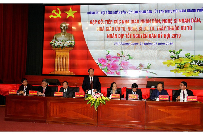 Lãnh đạo thành phố Hải Phòng tổ chức gặp gỡ, tiếp xúc các nhà giáo, nghệ sĩ, thầy thuốc (Ảnh: CTV)