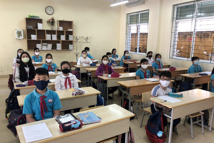 Ngày đầu đi học, việc giãn cách được bảo đảm tại Trường Tiểu học Chu Văn An (quận Ngô quyền) Ngày đầu đi học, việc giãn cách được bảo đảm tại Trường Tiểu học Chu Văn An (quận Ngô quyền)