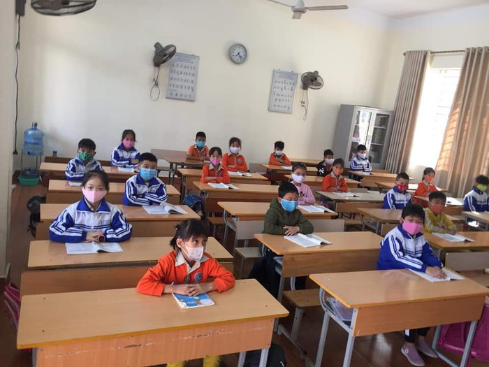 Trường Tiểu học Hải Thành (quận Dương Kinh) cũng thực hiện nghiêm các quy định về phòng, chống dịch bệnh khi đón học sinh quay trở lại trường (Ảnh: LT) Trường Tiểu học Hải Thành (quận Dương Kinh) cũng thực hiện nghiêm các quy định về phòng, chống dịch bệnh khi đón học sinh quay trở lại trường (Ảnh: LT)