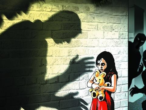 Nữ sinh đi học về qua đường vắng bị đối tượng xâm hại tình dục (Ảnh minh họa)