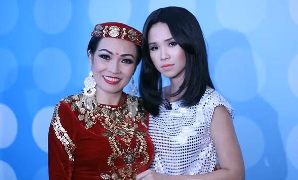 Đặng Lệ Quân và Alisha phiên bản Việt của Phương Thanh và Khởi My. Đặng Lệ Quân và Alisha phiên bản Việt của Phương Thanh và Khởi My.