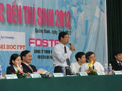 Ngày hội tư vấn tuyển sinh là dịp để các trường giới thiệu về các ngành học của mình, mức học phí, và cũng là dịp để các thí sinh dự thi năm nay có định hướng cho sự lựa chọn ngành học của mình. Ngày hội tư vấn tuyển sinh là dịp để các trường giới thiệu về các ngành học của mình, mức học phí, và cũng là dịp để các thí sinh dự thi năm nay có định hướng cho sự lựa chọn ngành học của mình.