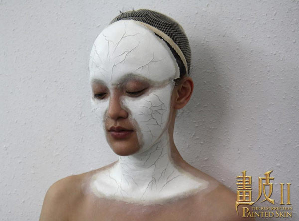 Để tạo hình được cho Châu Tấn, các nhà hóa trang đã phải làm việc rất vất vả. (Ảnh: XZ) Xem thêm: 47 tuổi vẫn "điềm nhiên" diện váy khiếm nhã Để tạo hình được cho Châu Tấn, các nhà hóa trang đã phải làm việc rất vất vả. (Ảnh: XZ) Xem thêm: 47 tuổi vẫn "điềm nhiên" diện váy khiếm nhã