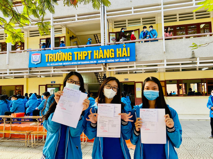 Trước đó, từ ngày 24/11, Hải Phòng tổ chức tiêm vắc xin phòng Covid-19 đợt đầu tiên cho hơn 4.600 học sinh trung học phổ thông trên địa bàn thành phố (Ảnh: Lã Tiến)