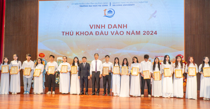 Trường Đại học Hạ Long vinh danh thủ khoa đầu vào các ngành đào tạo năm 2024 (Ảnh: CTV) dhhl-khai-giang-2.jpeg