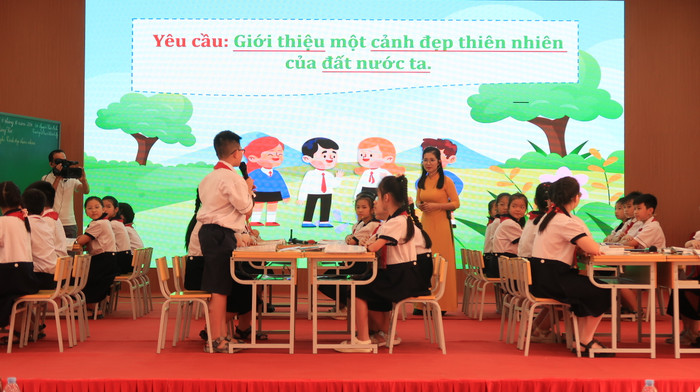 Cô trò Trường Tiểu học Trần Thành Ngọ, quận Kiến An lên lớp tiết dạy minh hoạ (Ảnh: LT) GDVN_chuyen-de-tieng-Viêt-1.jpg