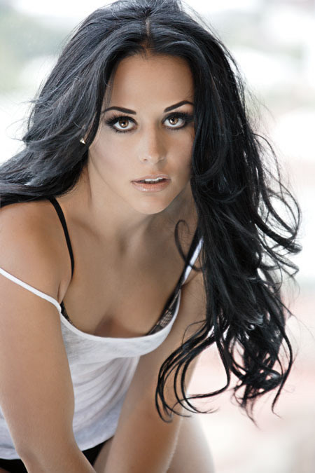 Zuria Vega, từng nổi đình nổi đám trong bộ phim “Mar de Amor” mà trước đó từng là một diễn viên mờ nhạt trong hàng loạt các ngôi sao khác. Hiện tại, tên tuổi của Zuria Vega đã gắn liền với hàng trăm cảnh quay trong các bộ phim telenovera nổi tiếng bên cạnh các tên tuổi của thể loại phim này như nam diễn viên Mario Cimarro, “người đẹp phim telenovera” Mariana Seoane hay Ninel Conde… Zuria Vega, từng nổi đình nổi đám trong bộ phim “Mar de Amor” mà trước đó từng là một diễn viên mờ nhạt trong hàng loạt các ngôi sao khác. Hiện tại, tên tuổi của Zuria Vega đã gắn liền với hàng trăm cảnh quay trong các bộ phim telenovera nổi tiếng bên cạnh các tên tuổi của thể loại phim này như nam diễn viên Mario Cimarro, “người đẹp phim telenovera” Mariana Seoane hay Ninel Conde…