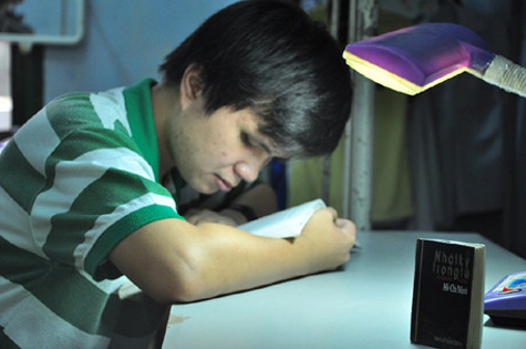 Đạt rất yêu thích những bài thơ trong tập Nhật ký trong tù của Bác Hồ.