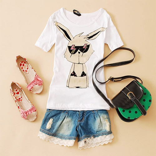 Cuối cùng, sooc jeans chắc chắn sẽ rất "vui" nếu được mix cùng áo pull khỏe khoắn, năng động, đôi giày búp bê xinh xinh, điệu đà. (Ảnh: X) Xem thêm: Bộ sưu tập những mẫu váy, áo tuyệt xinh cho teen girls hè này. Chúc bạn mặc đẹp và thổi bay cơn nóng hè này !