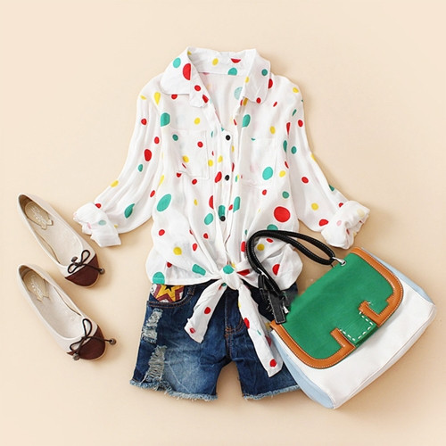 Sooc jeans kết hợp áo sơ mi buộc vạt, bạn đã thử chưa?(Ảnh: X) Xem thêm: Bộ sưu tập những mẫu váy, áo tuyệt xinh cho teen girls hè này.