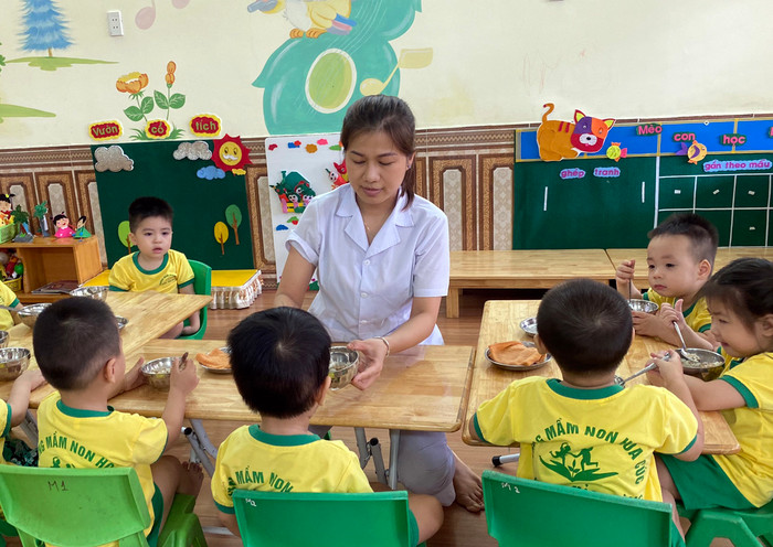 Giáo viên sẽ được xếp lương như thế nào khi thăng hạng hay giáng hạng? (Ảnh minh họa: Lã Tiến) Giáo viên sẽ được xếp lương như thế nào khi thăng hạng hay giáng hạng? (Ảnh minh họa: Lã Tiến)